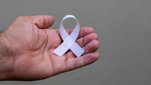 Imagem da noticia: Enero Blanco: campaña alerta sobre crisis de salud mental; el MDMA puede ser una alternativa terapéutica