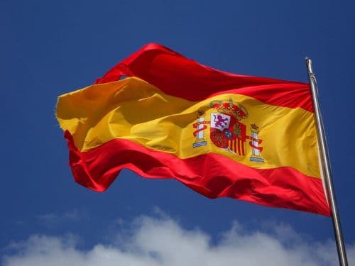 Espanha enfrenta críticas sobre nova regulamentação da cannabis para fins medicinais