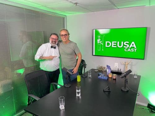 Beto Brant y Pedro Pierro debaten cannabis, ciencia y cine en Deusa Cast