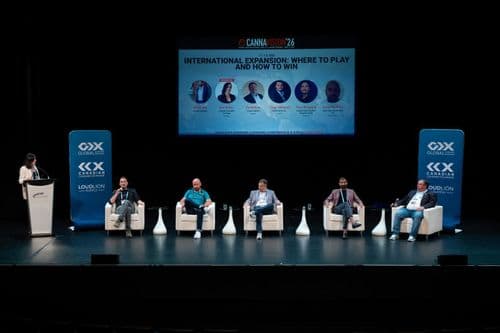 Tiago Zamponi participa de painel sobre expansão internacional da cannabis na CannaVision '26, em Toronto